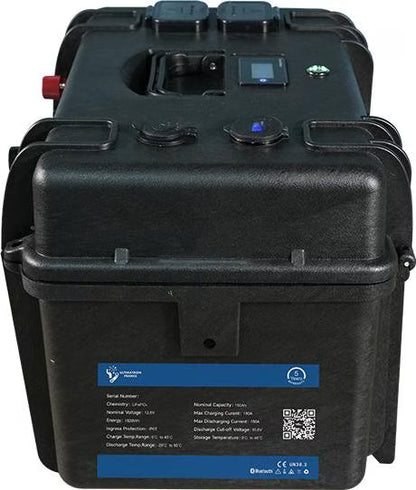 ULTIMATRON ULP-12-150 wasserdichte tragbare LiFePO4 Batterie 12,8 V 150 Ah mit Bluetooth, Smart BMS & LCD-Display