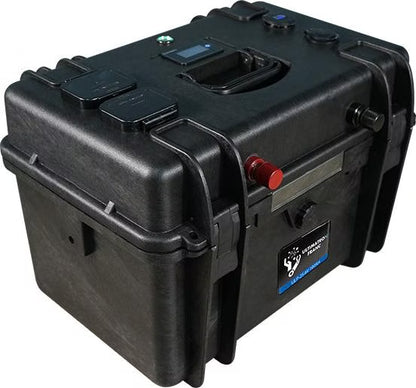 ULTIMATRON ULP-24-100 wasserdichte tragbare LiFePO4 Batterie 25,6 V 100 Ah mit Bluetooth, Smart BMS & LCD-Display
