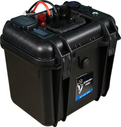 ULTIMATRON ULP-12-100 wasserdichte tragbare LiFePO4 Batterie 12,8 V 100 Ah mit Bluetooth, Smart BMS & LCD-Display